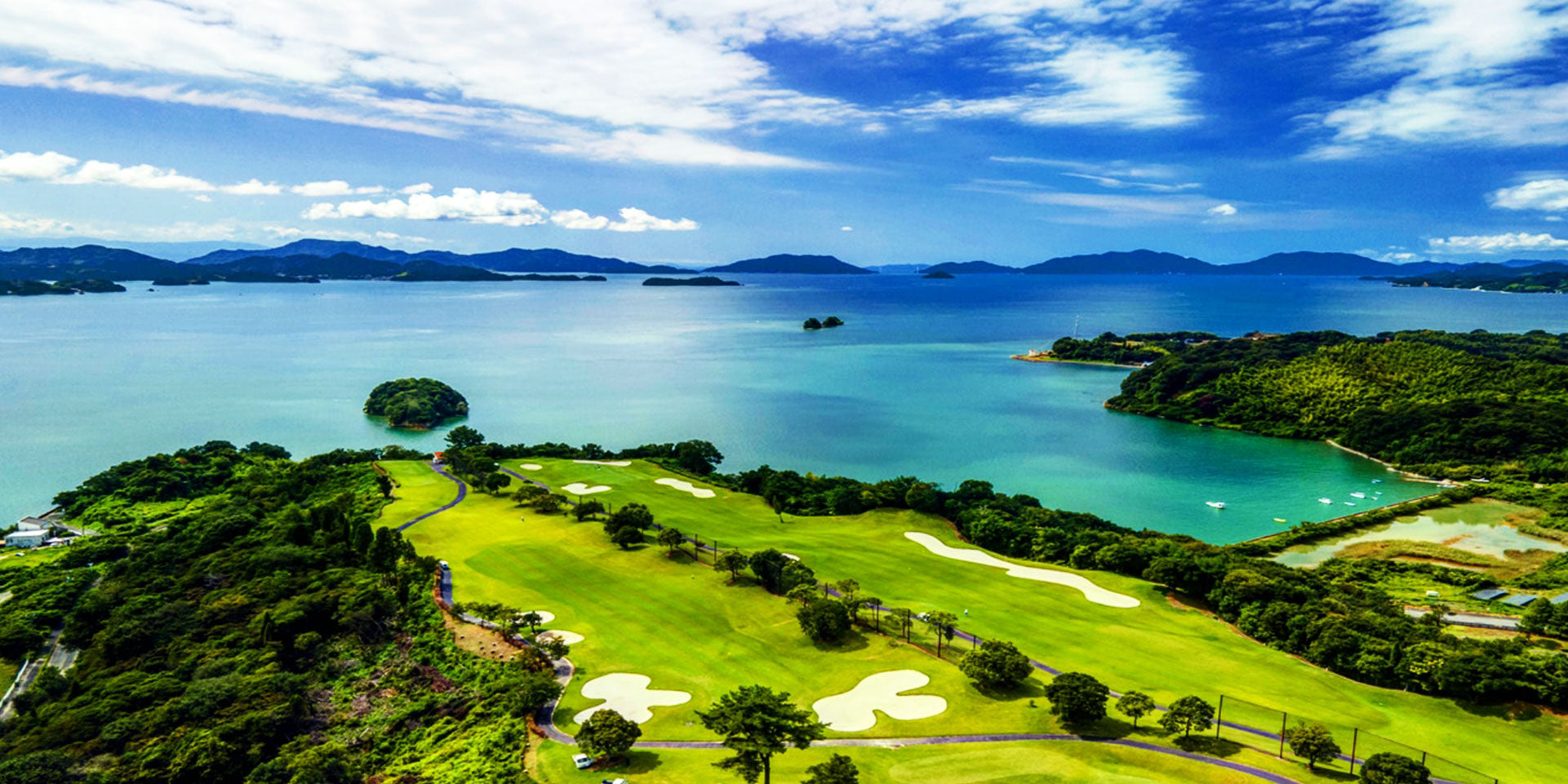 多島美の瀬戸内を眺望するリゾートゴルフ